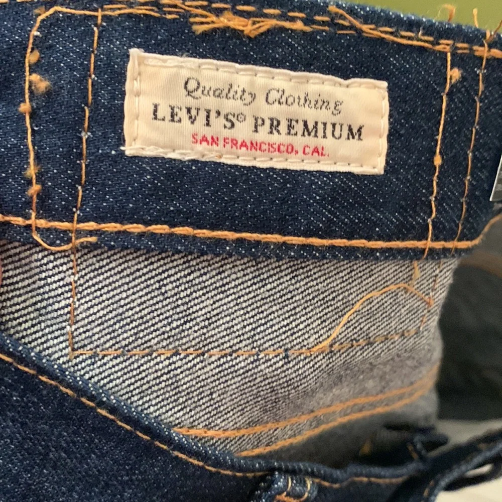 NWT Levi's 501 Original Fit Cut Off Denim Shorts 33 Medium-Dark Wash Jorts
